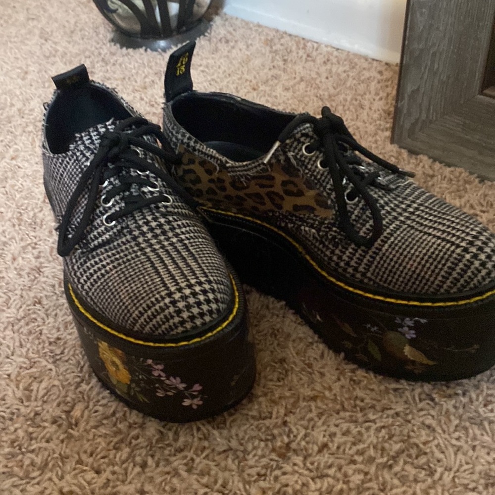R13 Black & White Houndstooth Platform Oxfords with Floral Painted Soles - Picture 2 of 8
